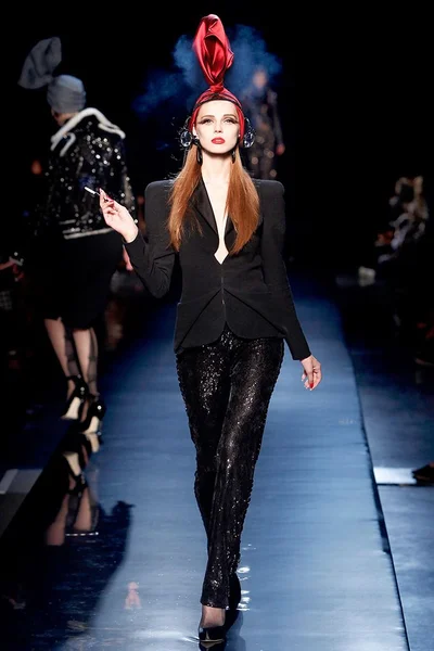 Look 24